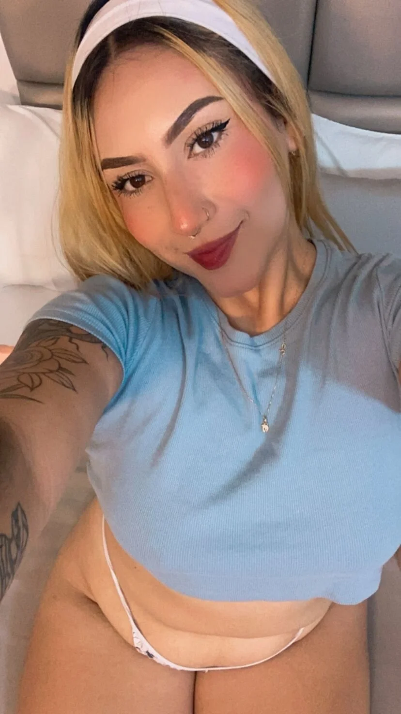XXX Porn Photo of Nude Emily_robertss 32