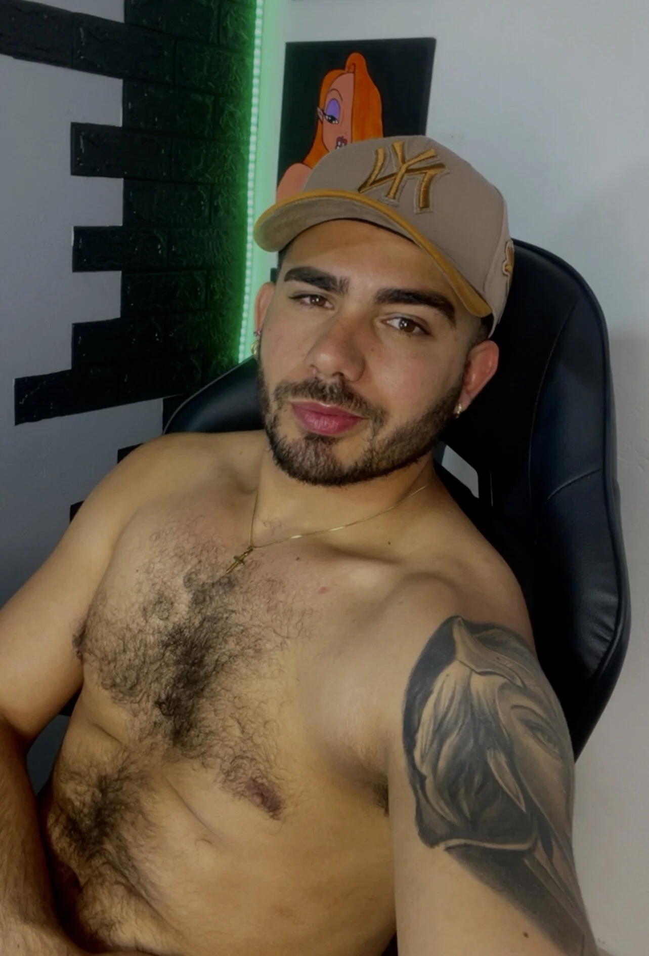XXX Porn Photo of Nude adamhairy 140