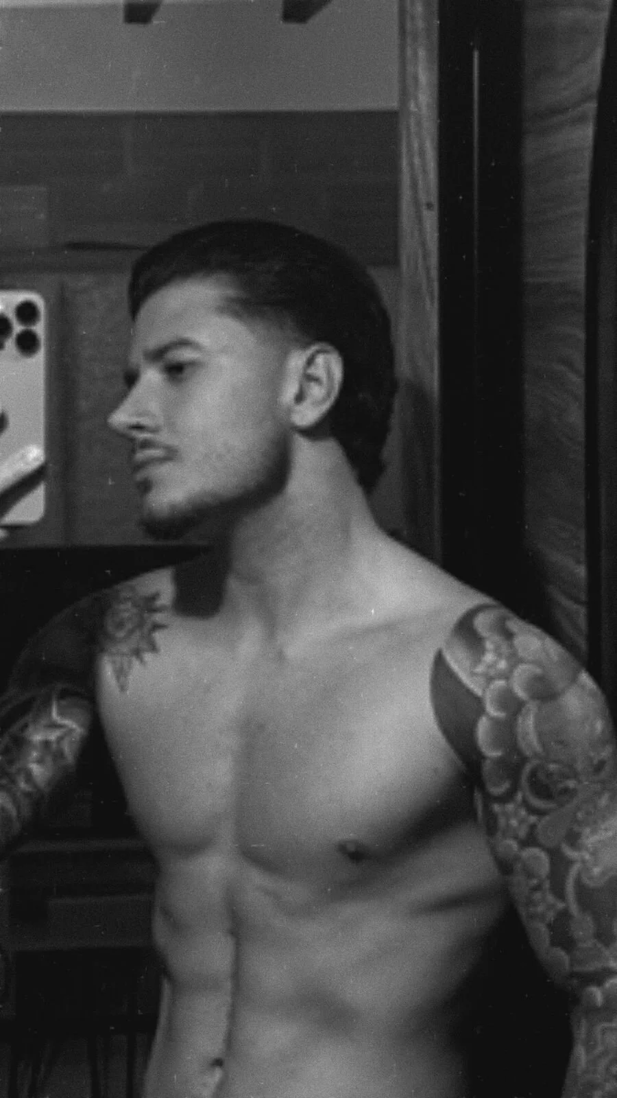 XXX Porn Photo of Nude chris_morton 11