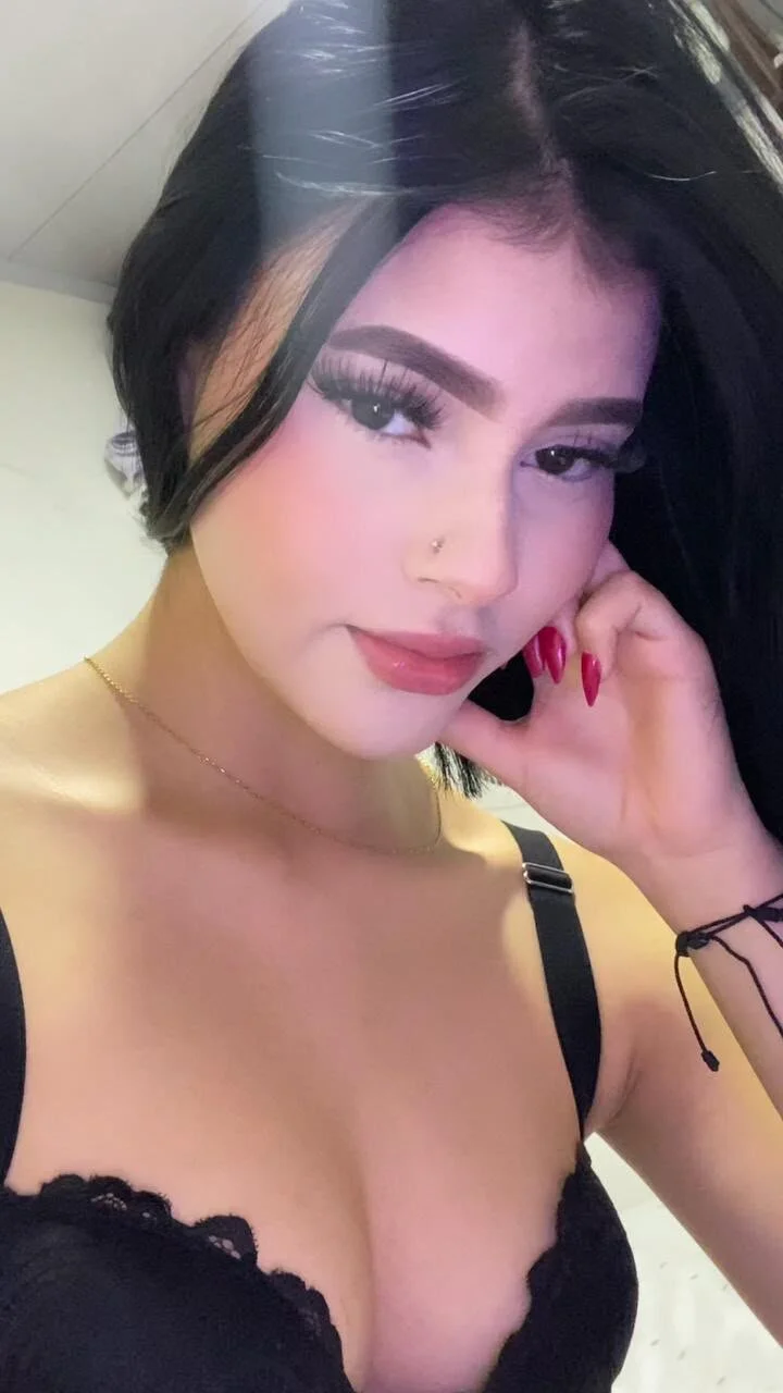XXX Porn Photo of Nude adhara_gree 1