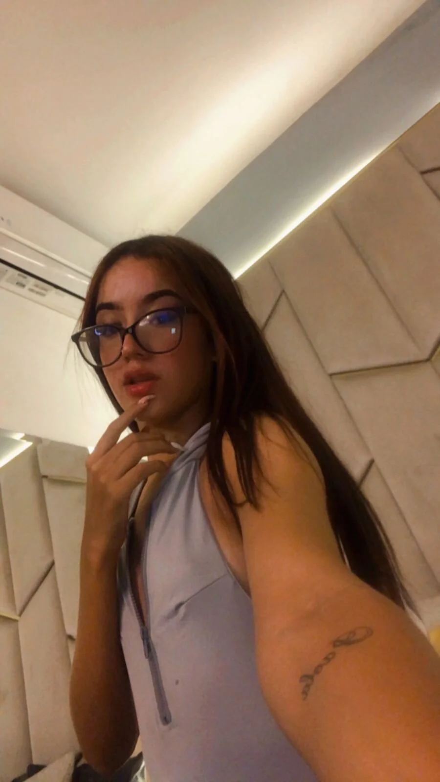 XXX Porn Photo of Nude liliiangomez_ 21