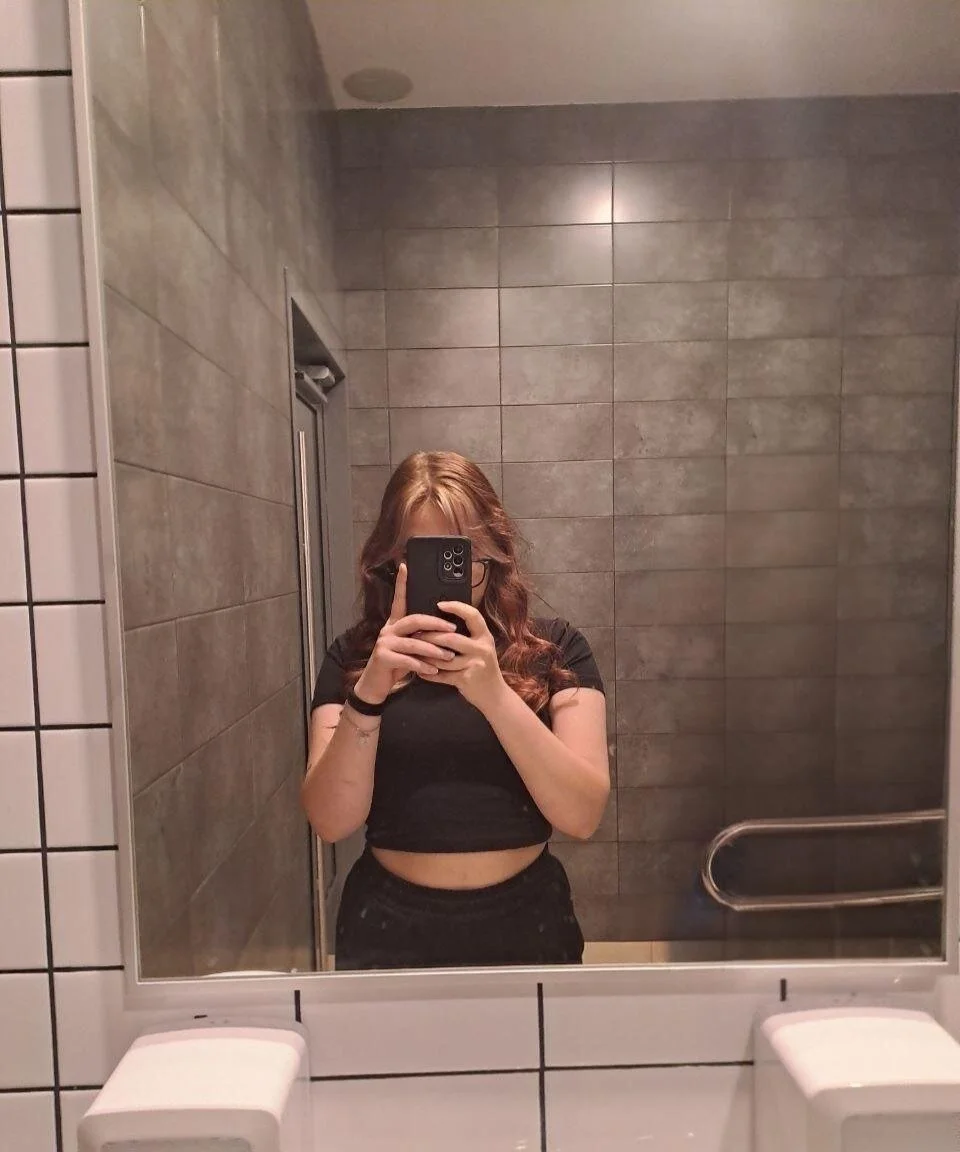XXX Porn Photo of Nude Luna_Host 16