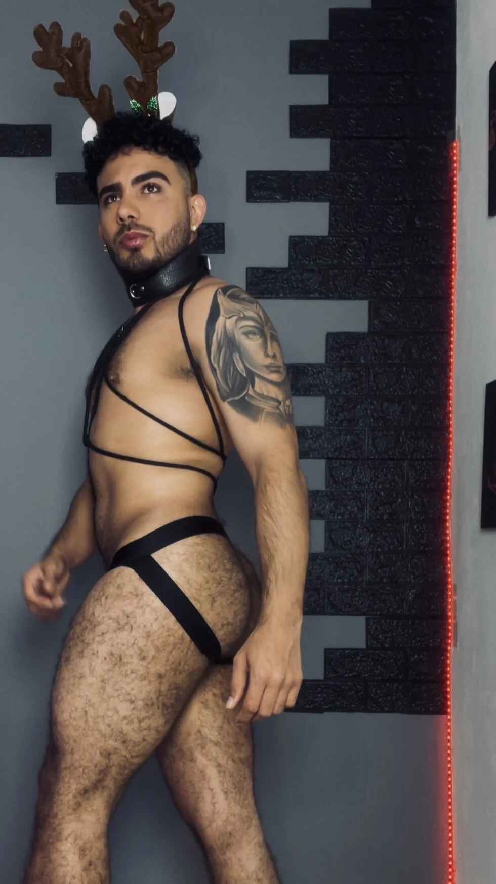 XXX Porn Photo of Nude adamhairy 108