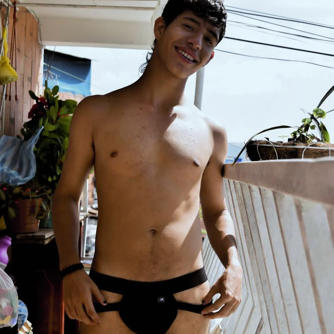XXX Porn Photo of Nude dareck_18 28