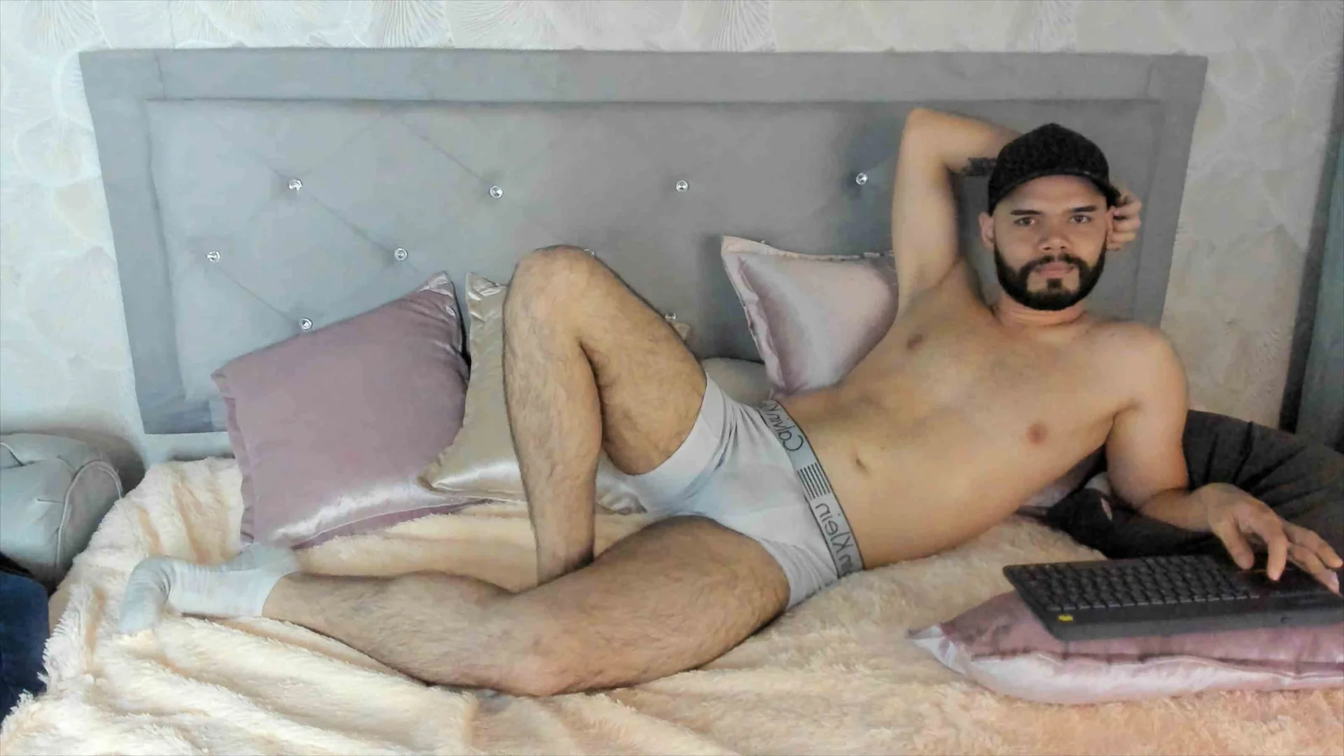 XXX Porn Photo of Nude Luke_Diaz7 1