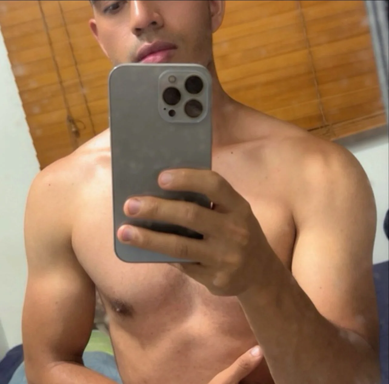 XXX Porn Photo of Nude camiloyks 2
