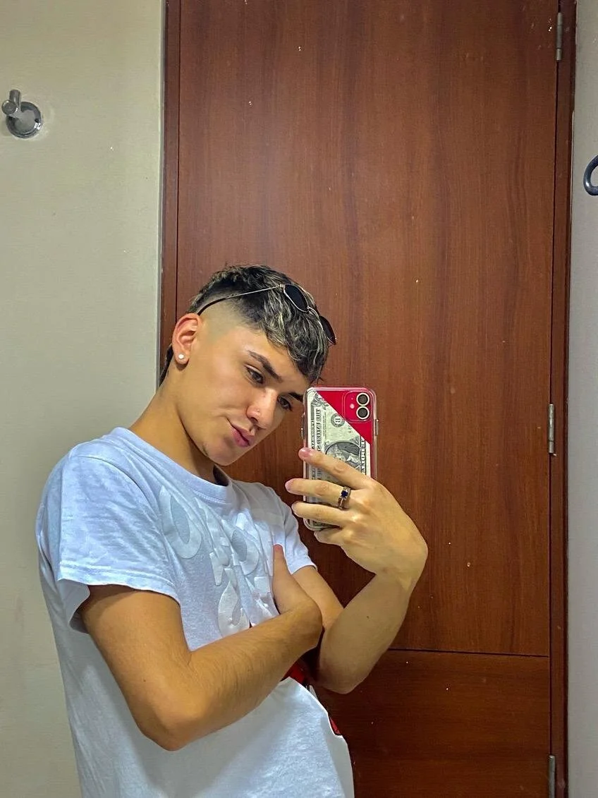 XXX Porn Photo of Nude mathias_18 5