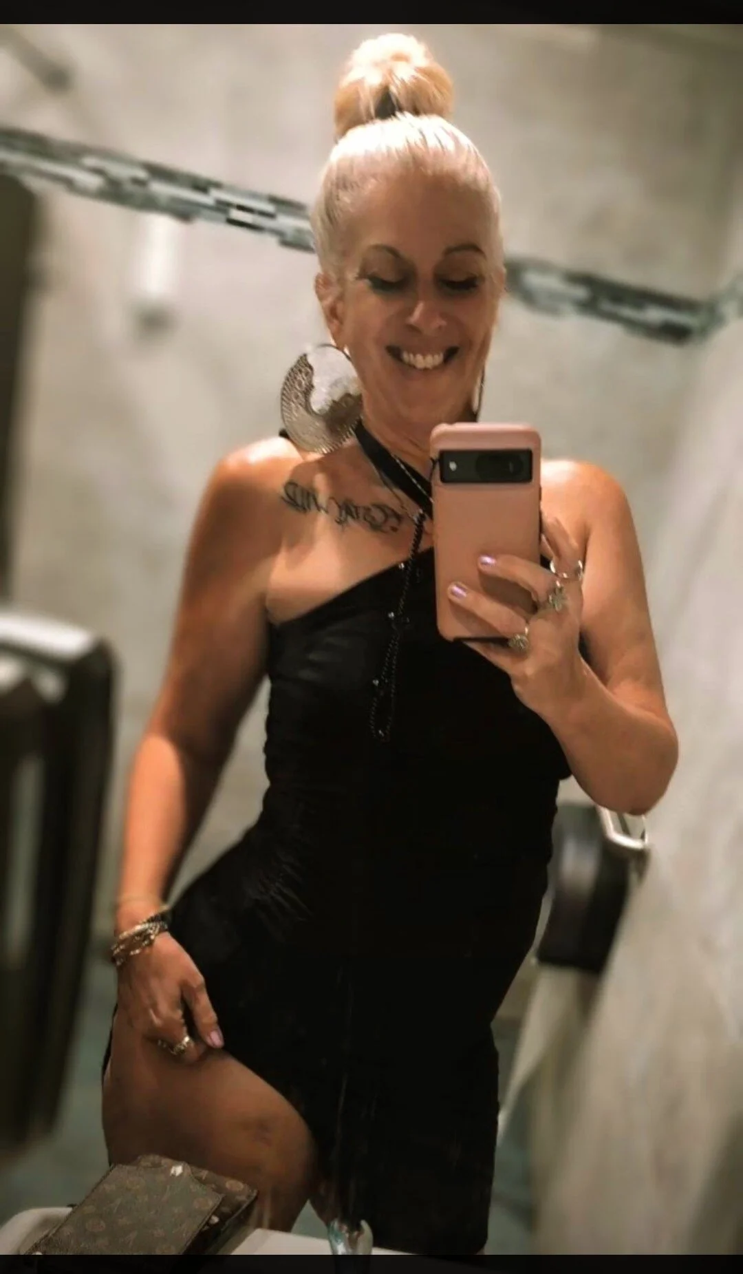 XXX Porn Photo of Nude StacysMomXOXO 2