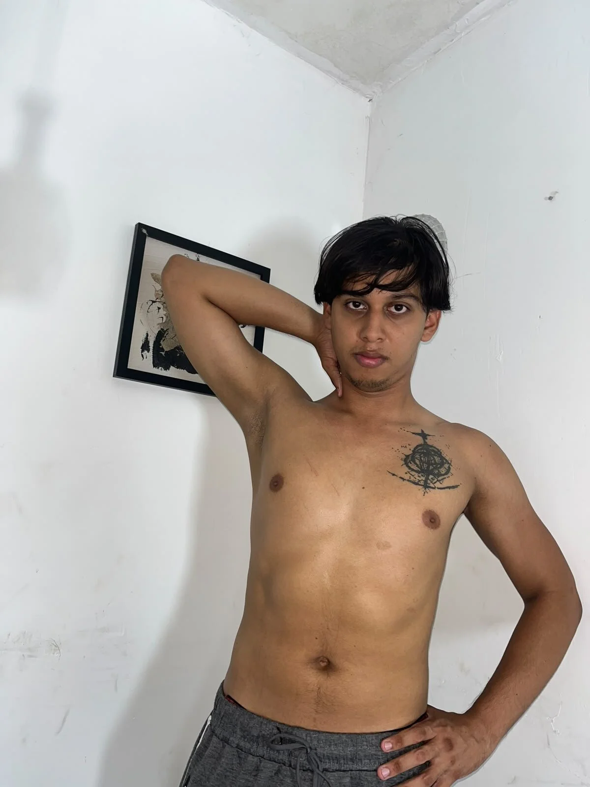 XXX Porn Photo of Nude zachayra_smith 2