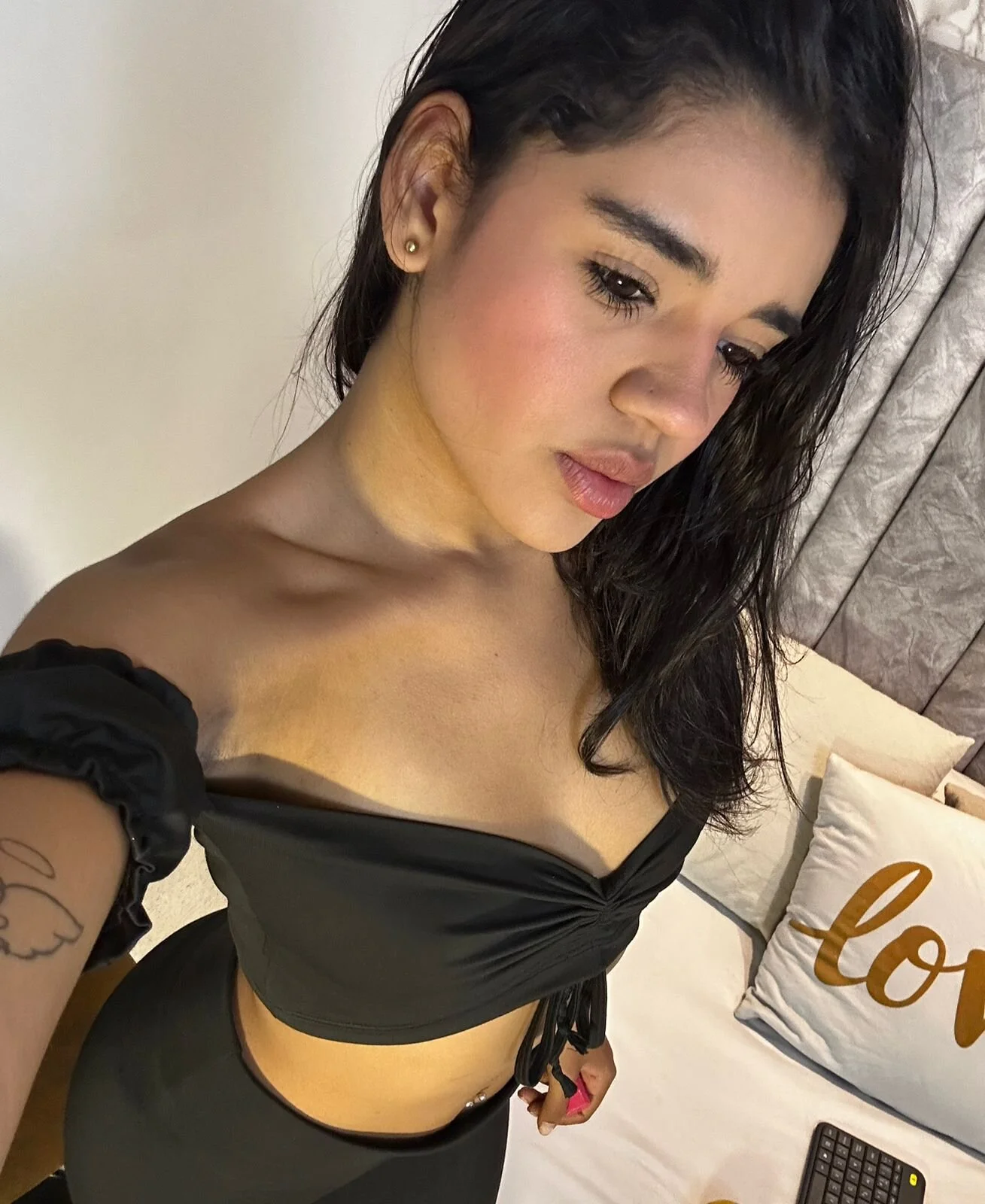 XXX Porn Photo of Nude Miagomezx 29