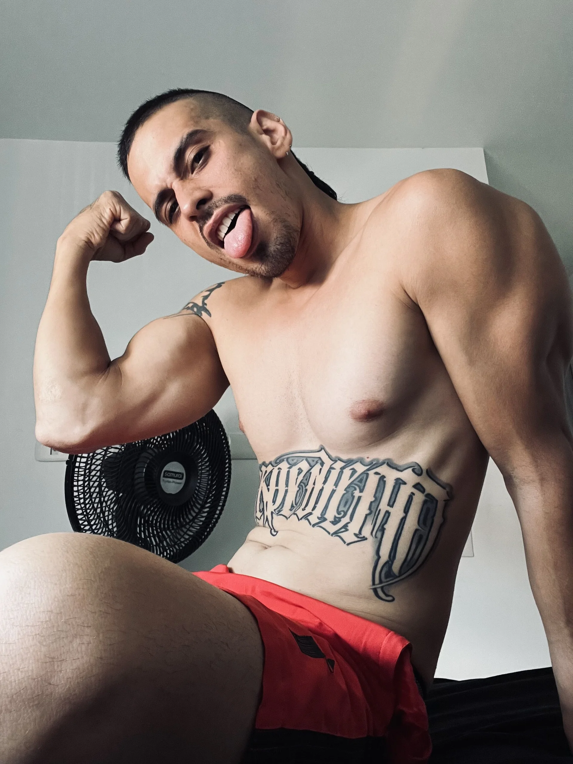 XXX Porn Photo of Nude Mikevargas03 3