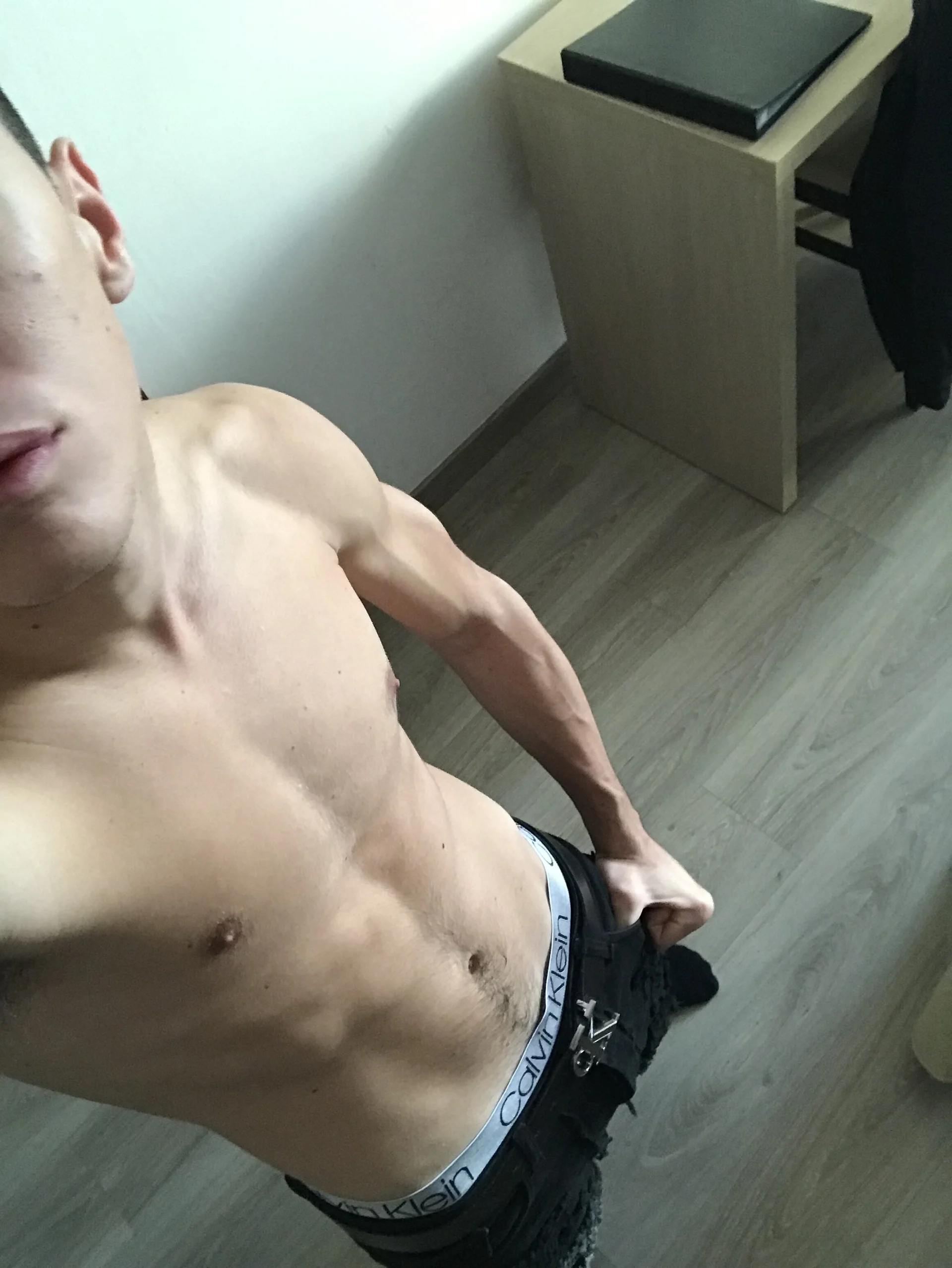 XXX Porn Photo of Nude LucaHoot 1