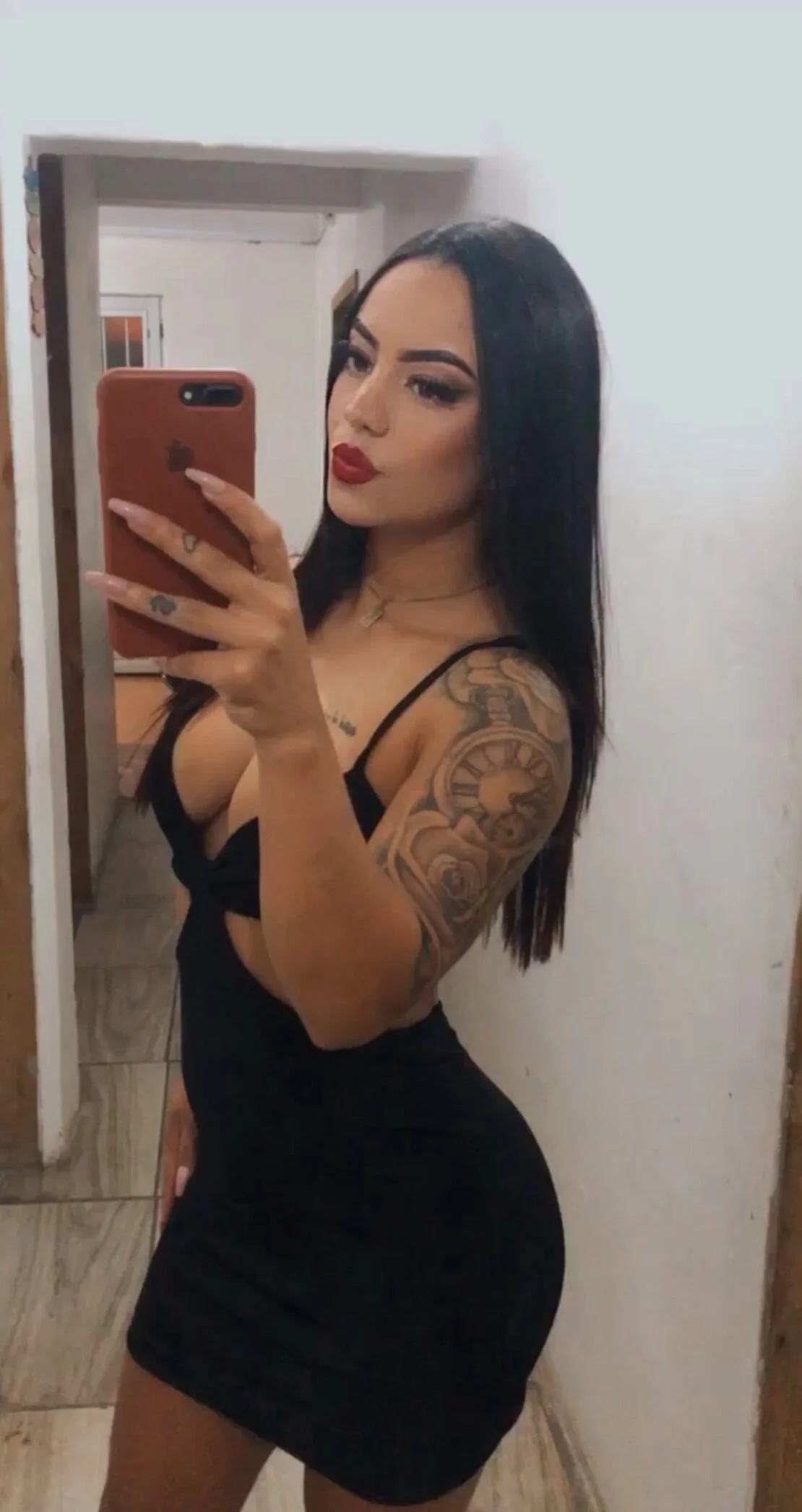 XXX Porn Photo of Nude Morenaviip 5