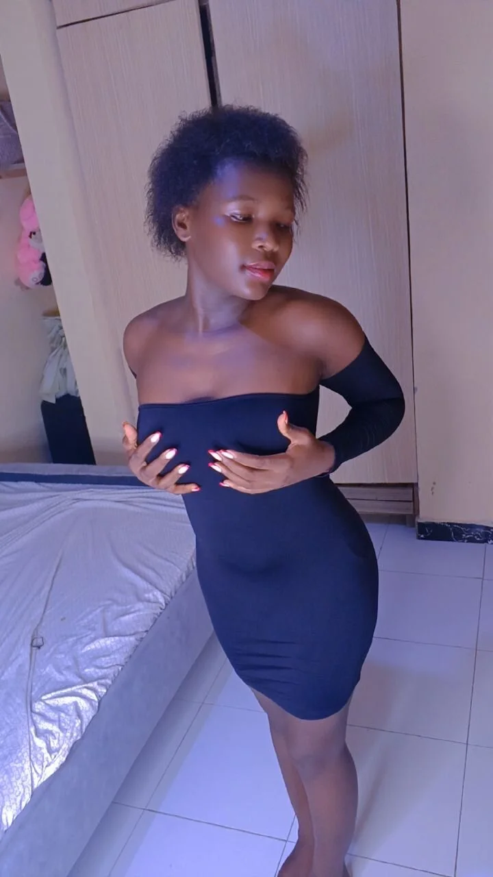 XXX Porn Photo of Nude slim_swit 4