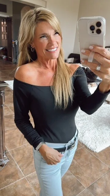 XXX Porn Photo of Nude Hot_Wife_Amber 1