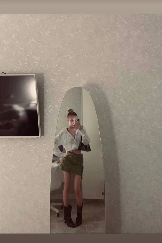 XXX Porn Photo of Nude Between_Eeys 6