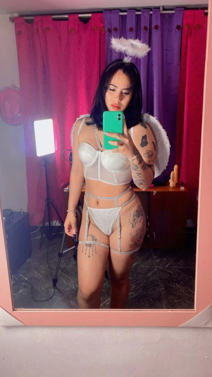 XXX Porn Photo of Nude adriannyp_1 29
