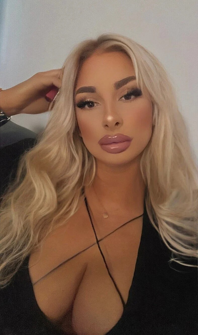 XXX Porn Photo of Nude LuxuriaGoddess 2