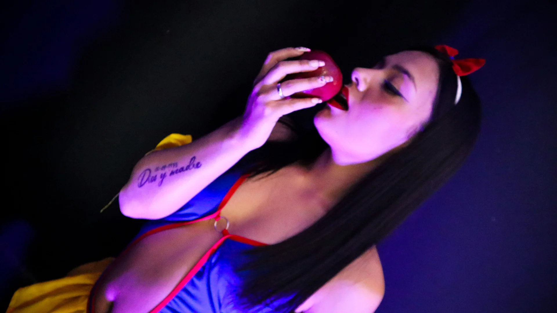 XXX Porn Photo of Nude Bich_Anal_ 1