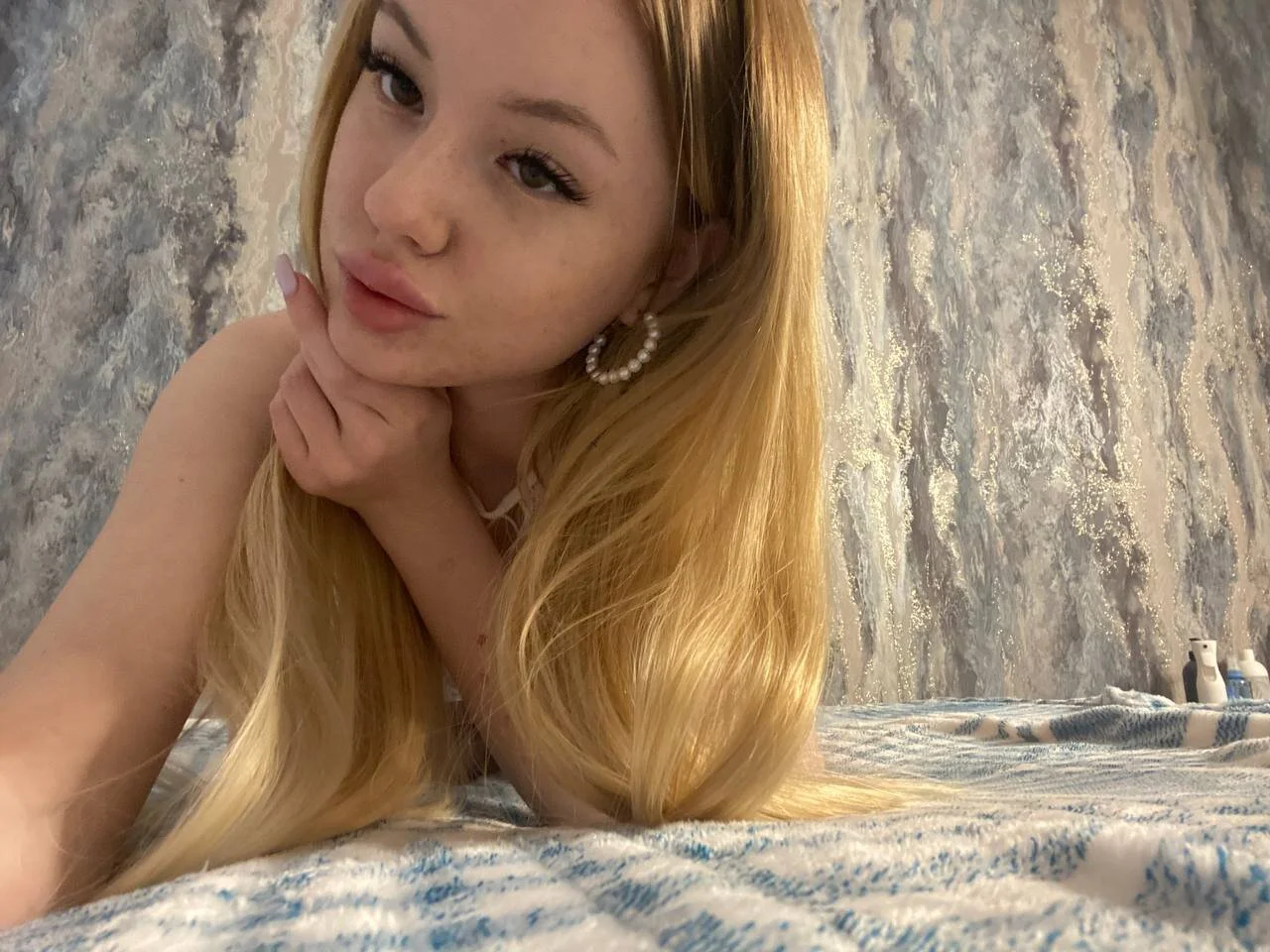 XXX Porn Photo of Nude GoldenHourr 3