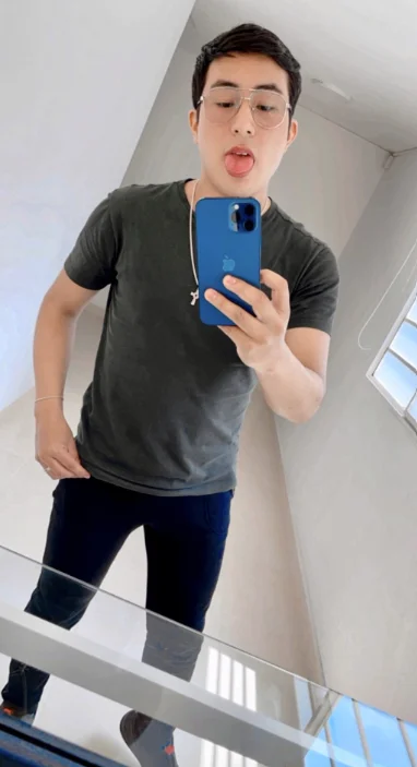 XXX Porn Photo of Nude andrewmhilton_ 14