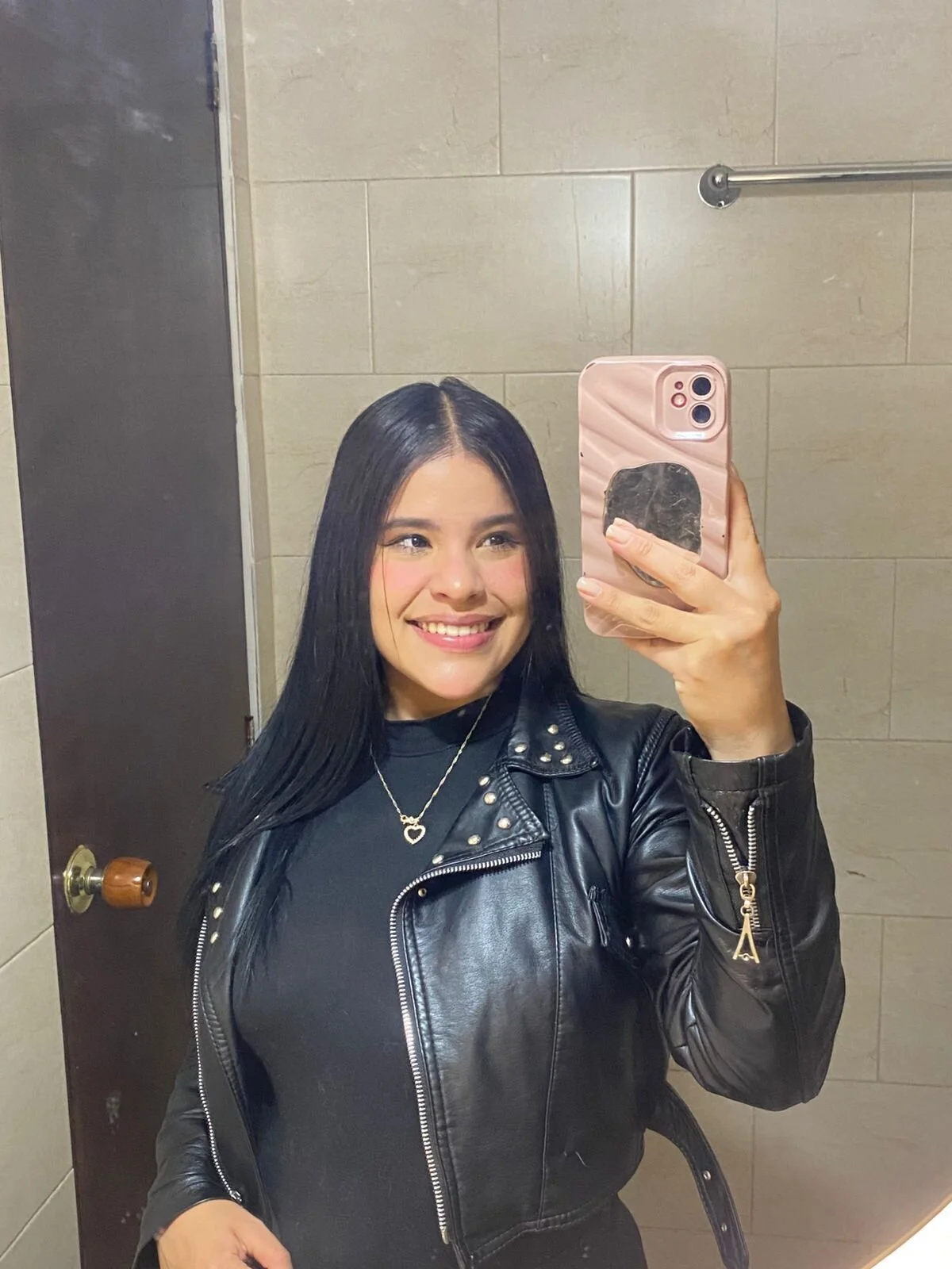 XXX Porn Photo of Nude its_aisha1 9