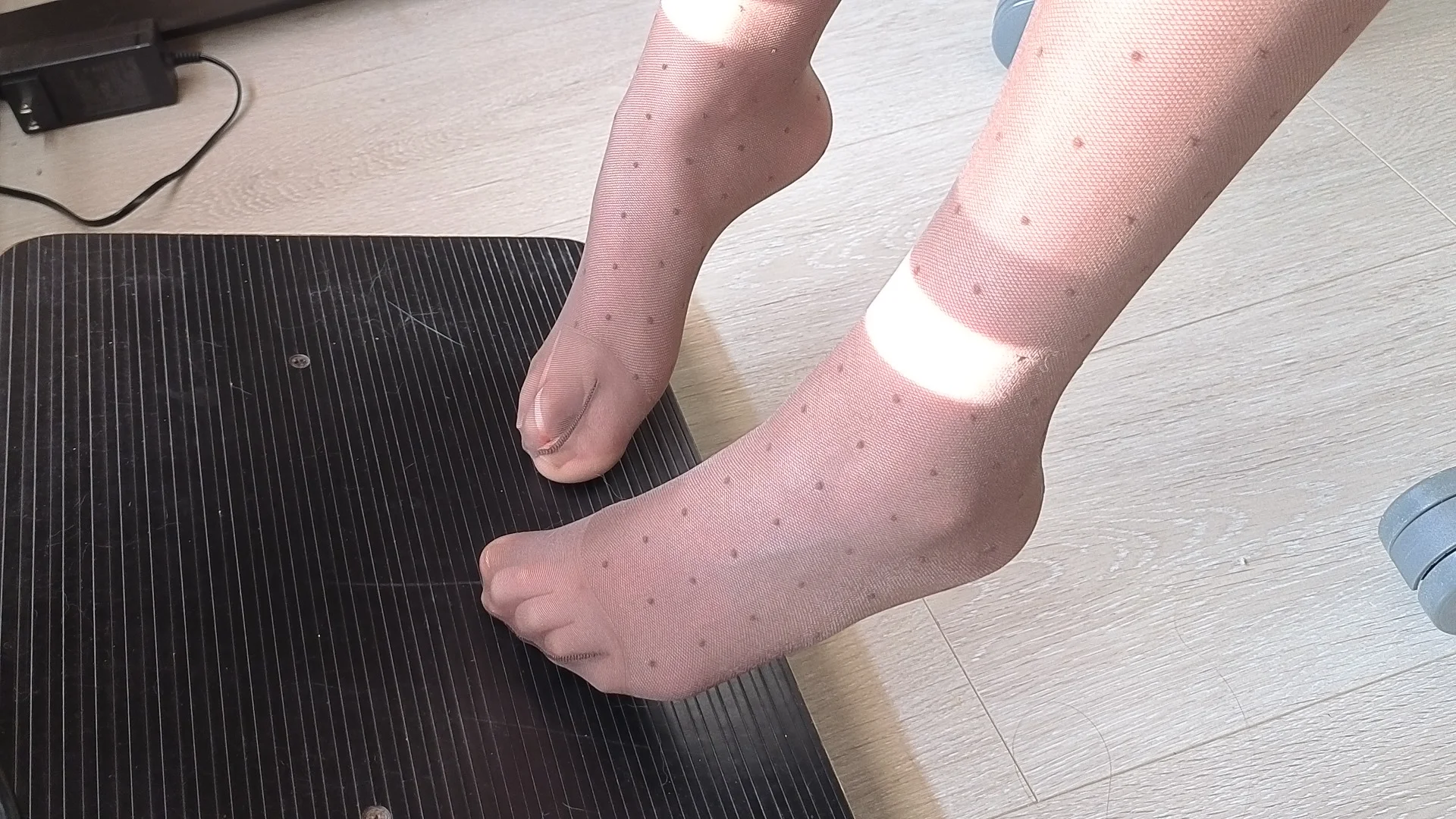 XXX Porn Photo of Nude Feetbeth 2