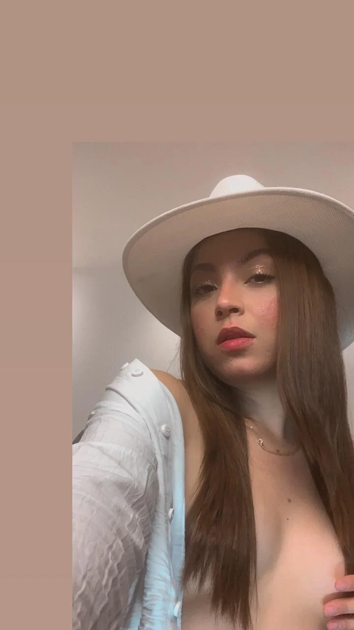 XXX Porn Photo of Nude Madelin_carter 15