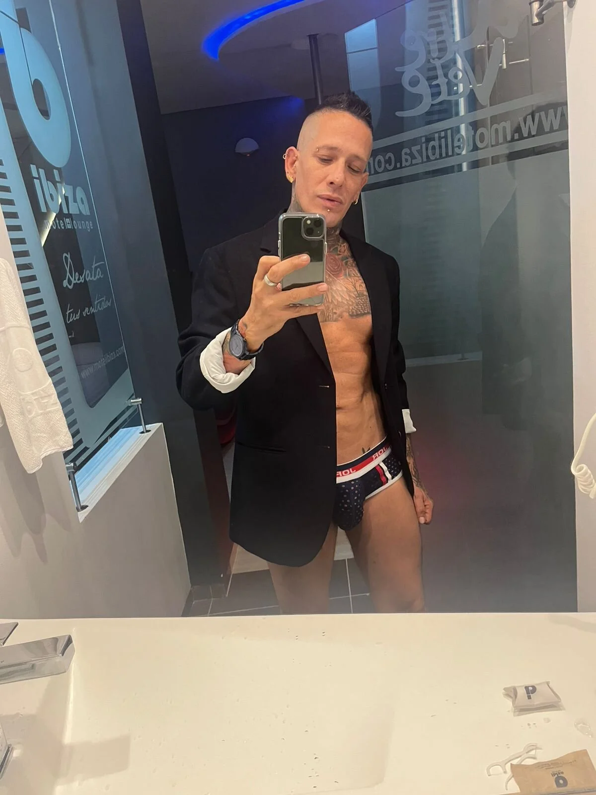 XXX Porn Photo of Nude Elioth_Santy24 1