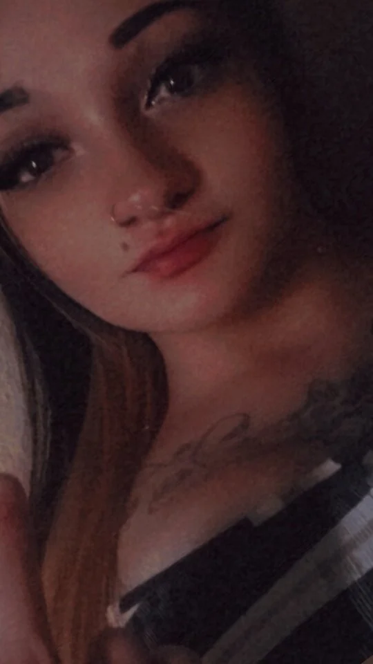 XXX Porn Photo of Nude bayybeegurl 2