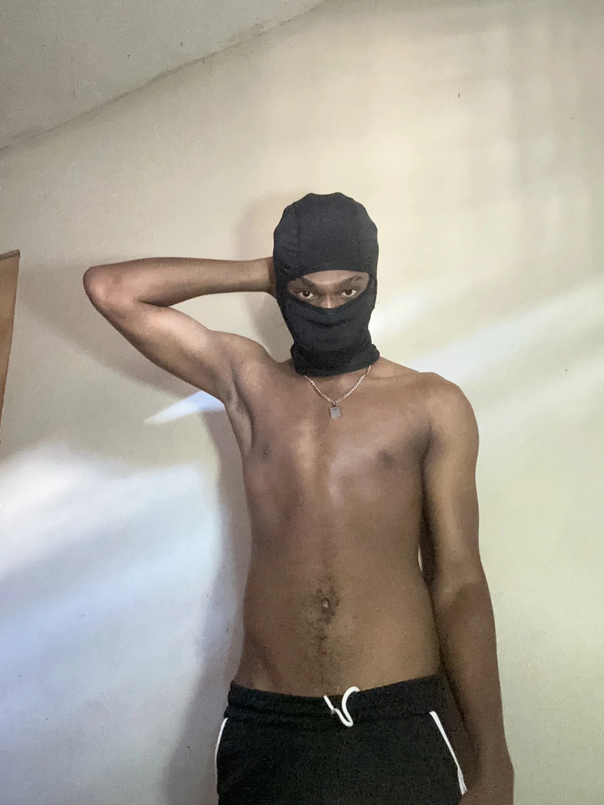 XXX Porn Photo of Nude MaskedBoiiXL 3