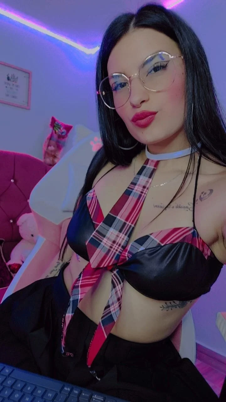 XXX Porn Photo of Nude LucianaTomson 12