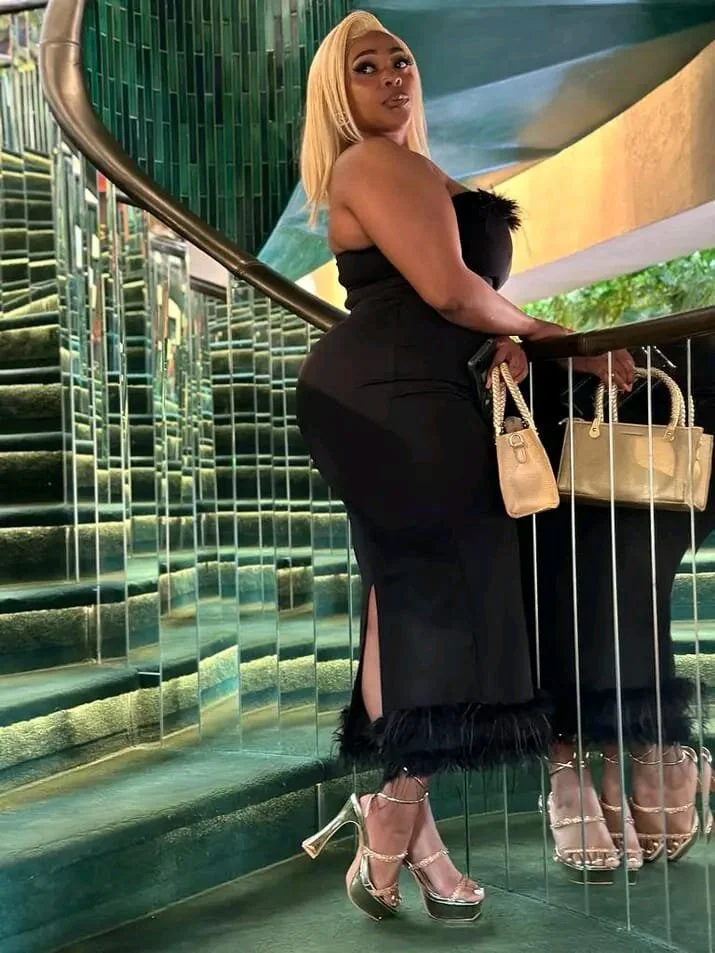 XXX Porn Photo of Nude BlaqRosexox 2