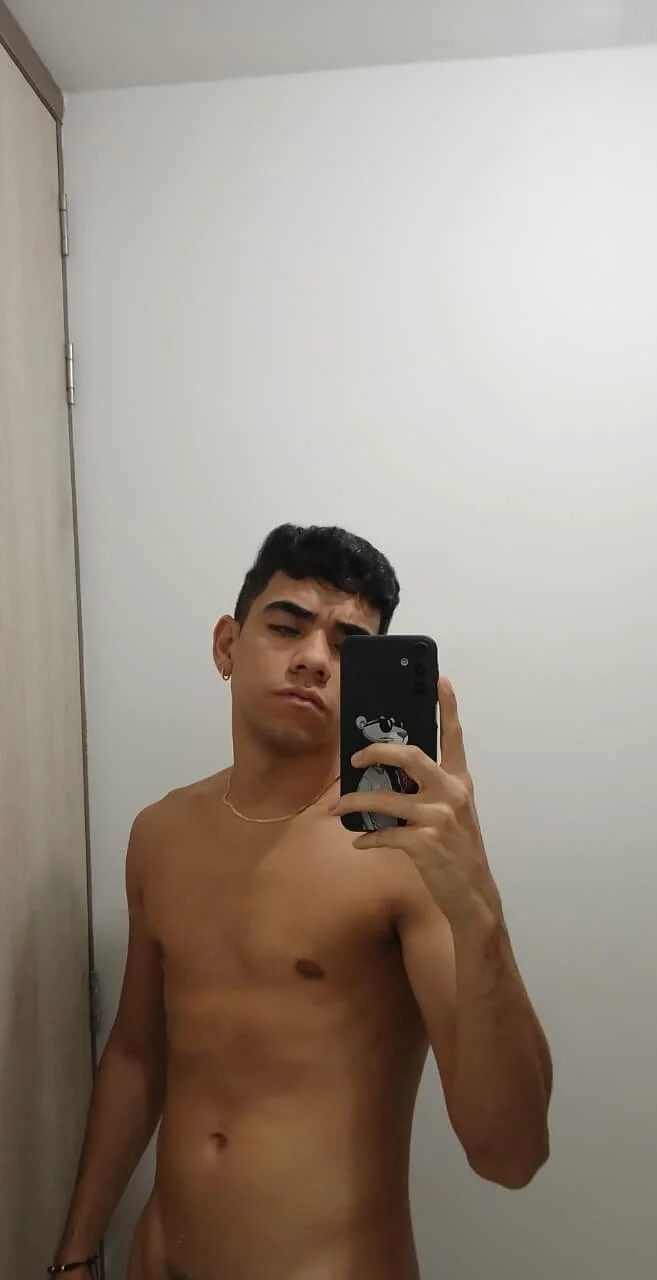 XXX Porn Photo of Nude zack_joness18 24