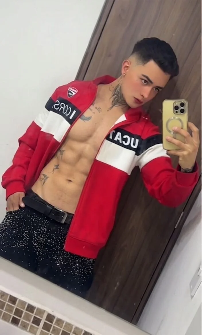 XXX Porn Photo of Nude santii_ss 6