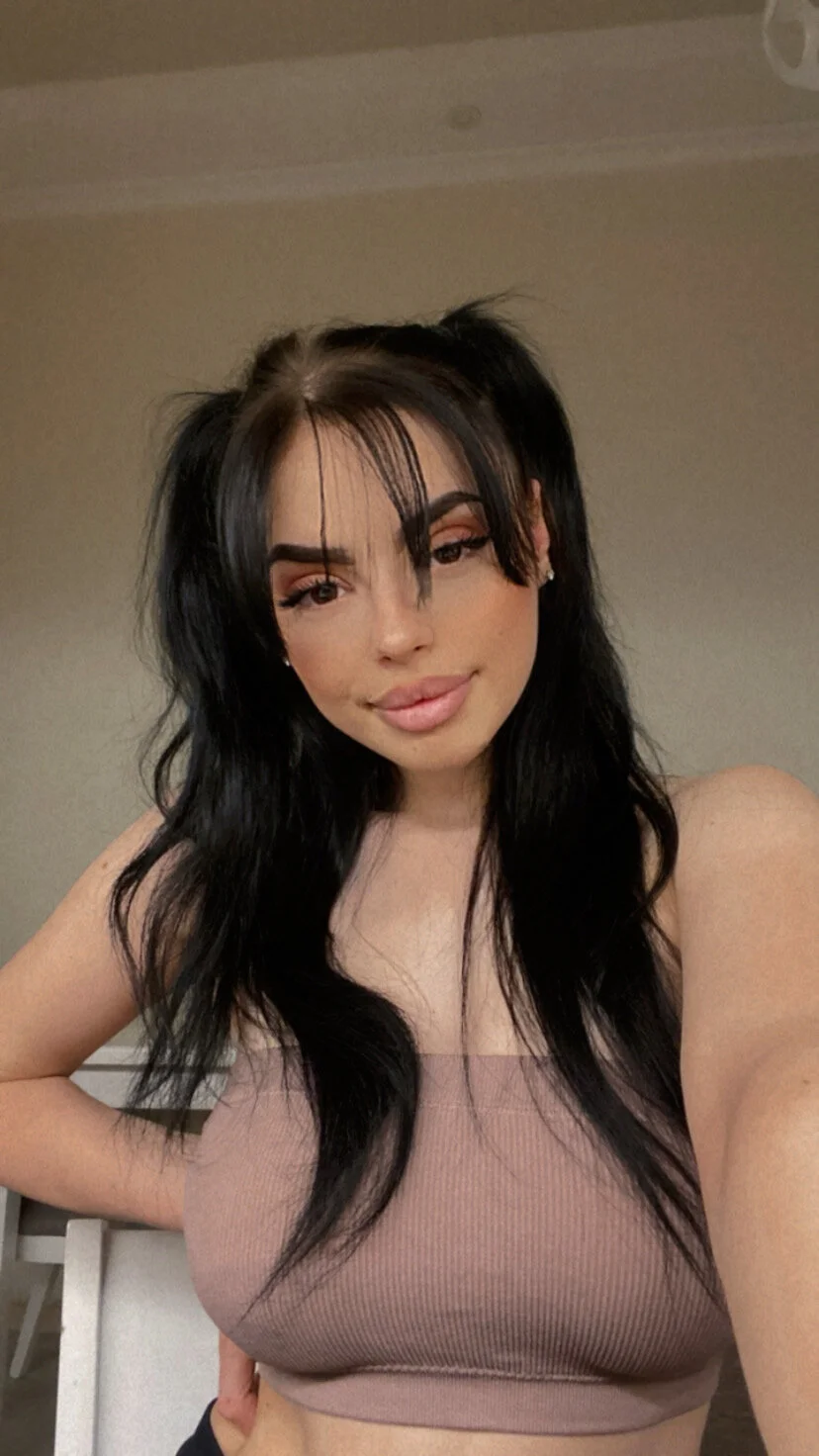 XXX Porn Photo of Nude Daenerys_Daenn 8