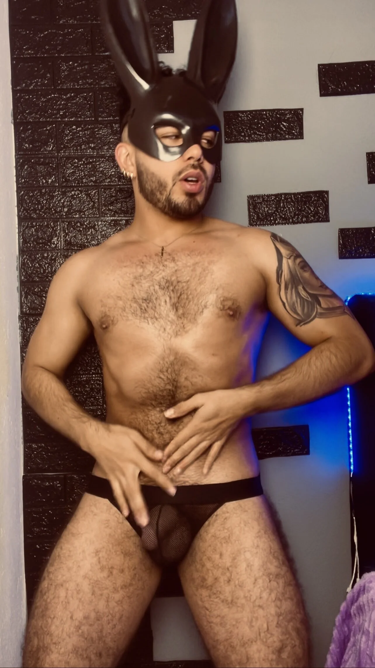 XXX Porn Photo of Nude adamhairy 79