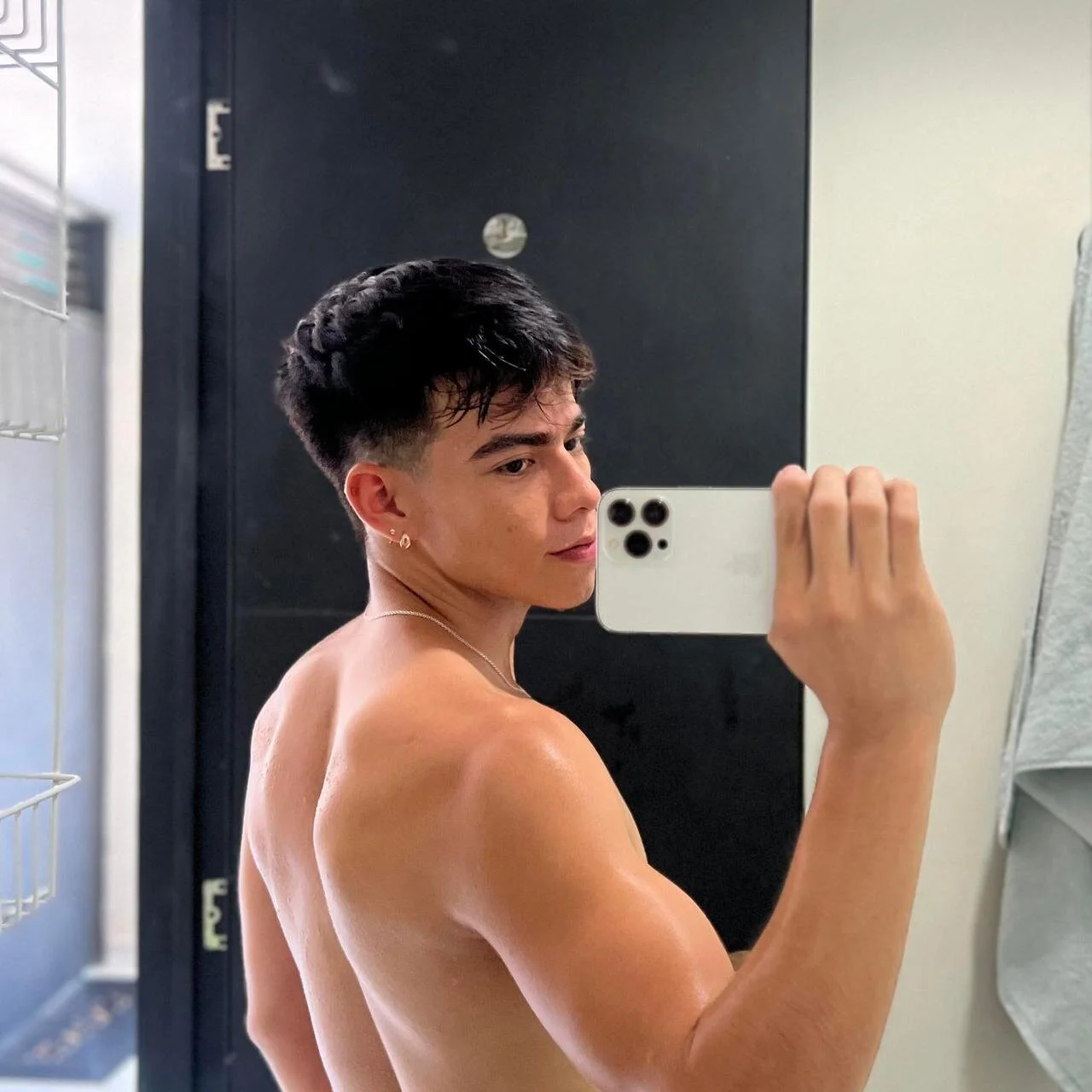 XXX Porn Photo of Nude Alejandro_karter18 4