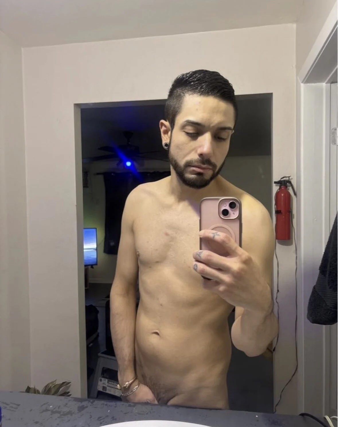 XXX Porn Photo of Nude DerekPerez2025 1