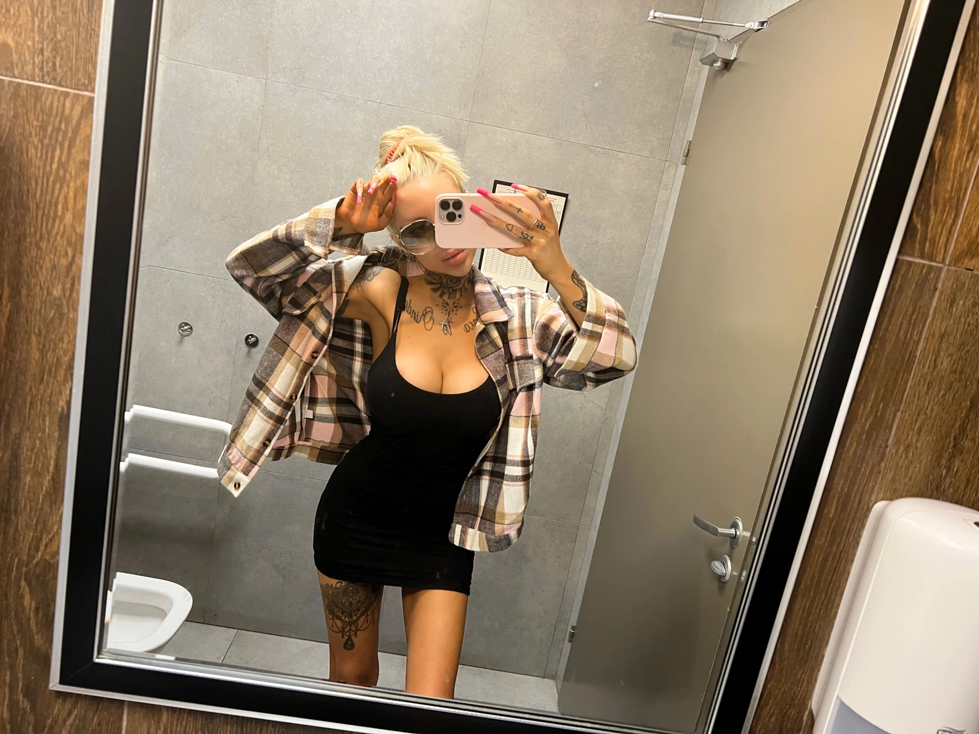 XXX Porn Photo of Nude 2badforyou 1