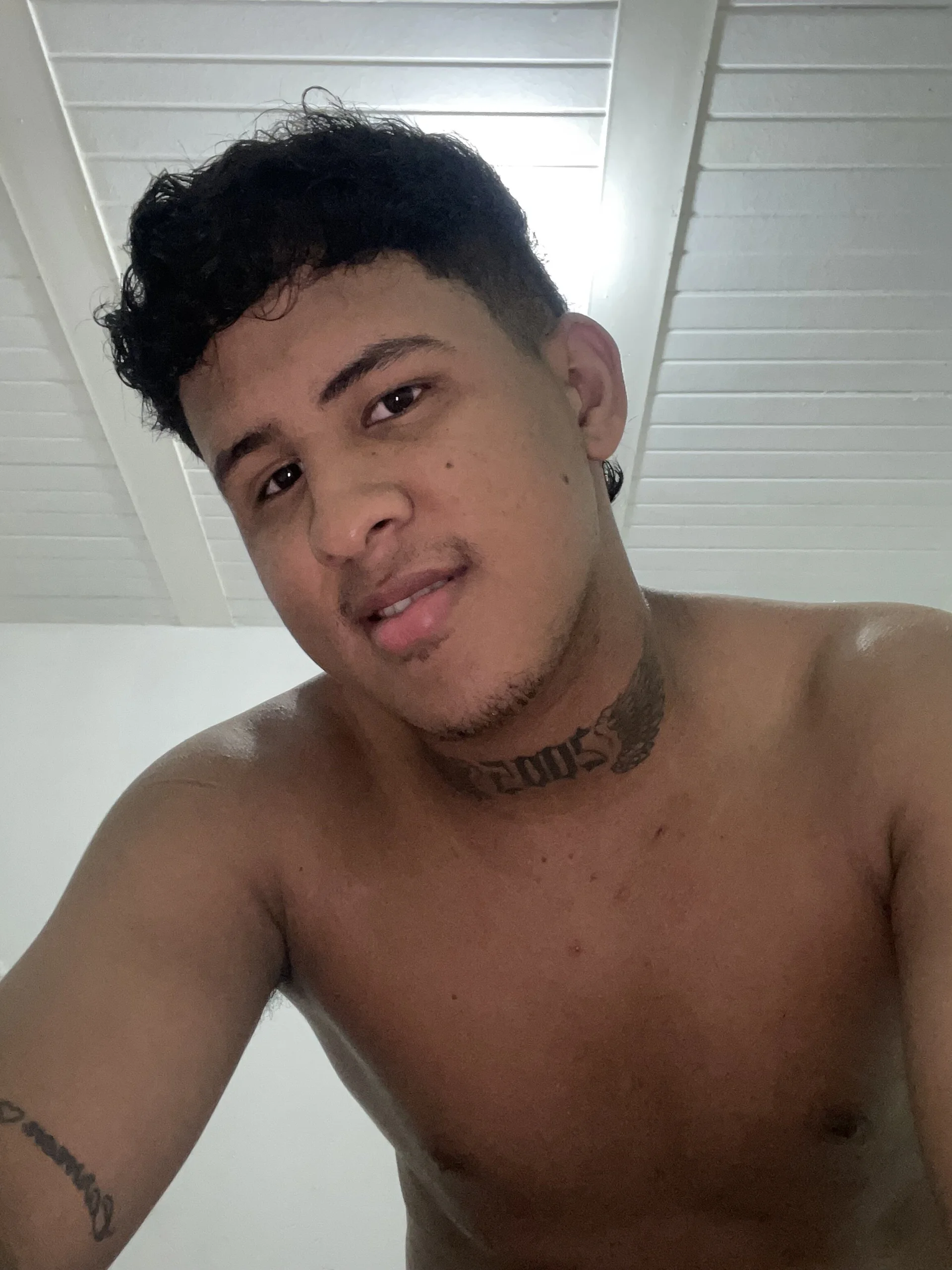 XXX Porn Photo of Nude Dylan_horny 1