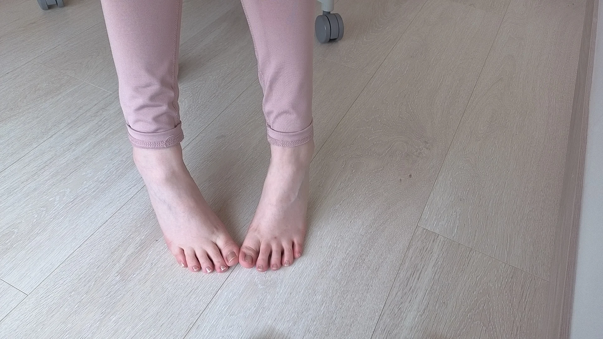 XXX Porn Photo of Nude Feetbeth 8