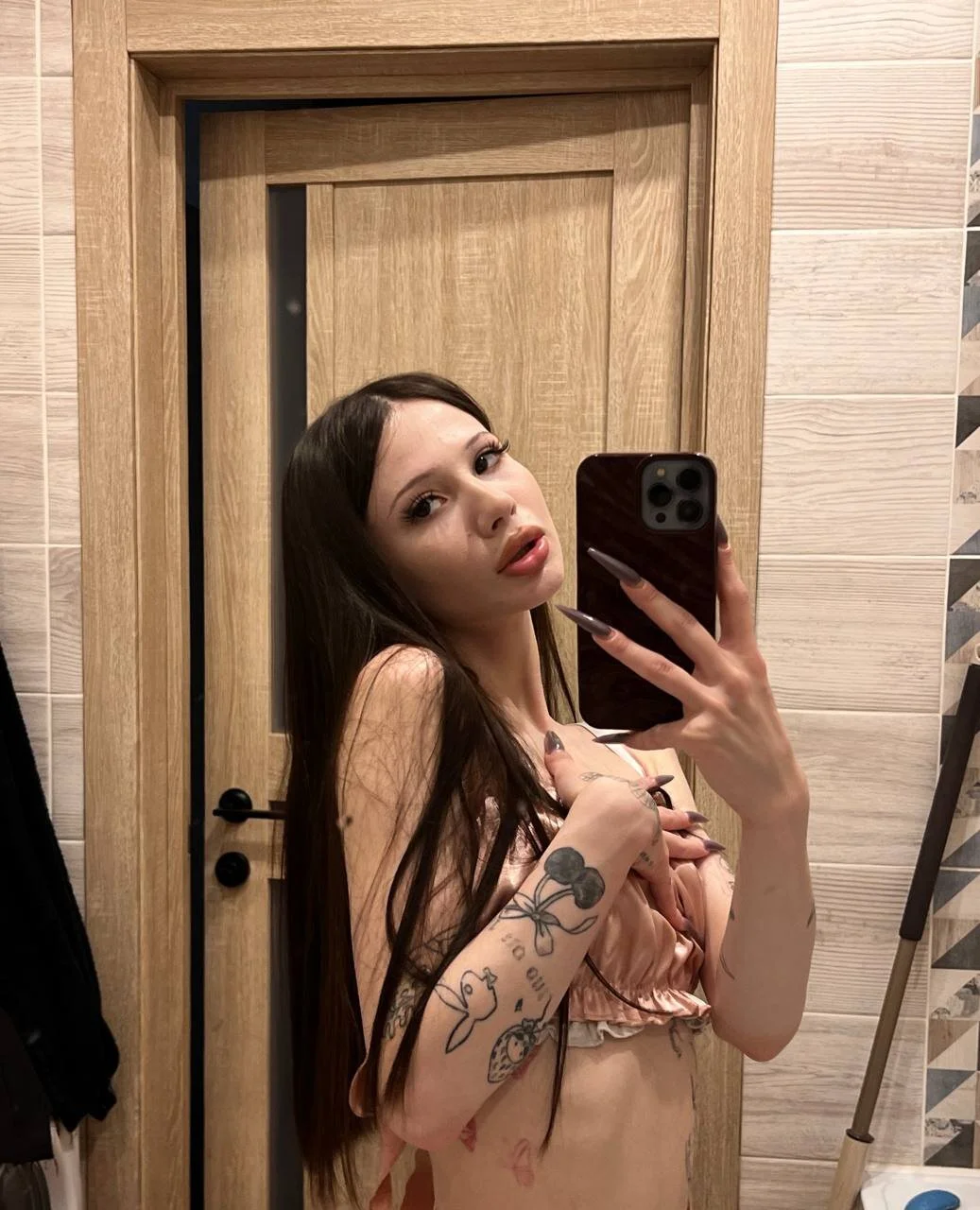 XXX Porn Photo of Nude silent_in_the_dark 1