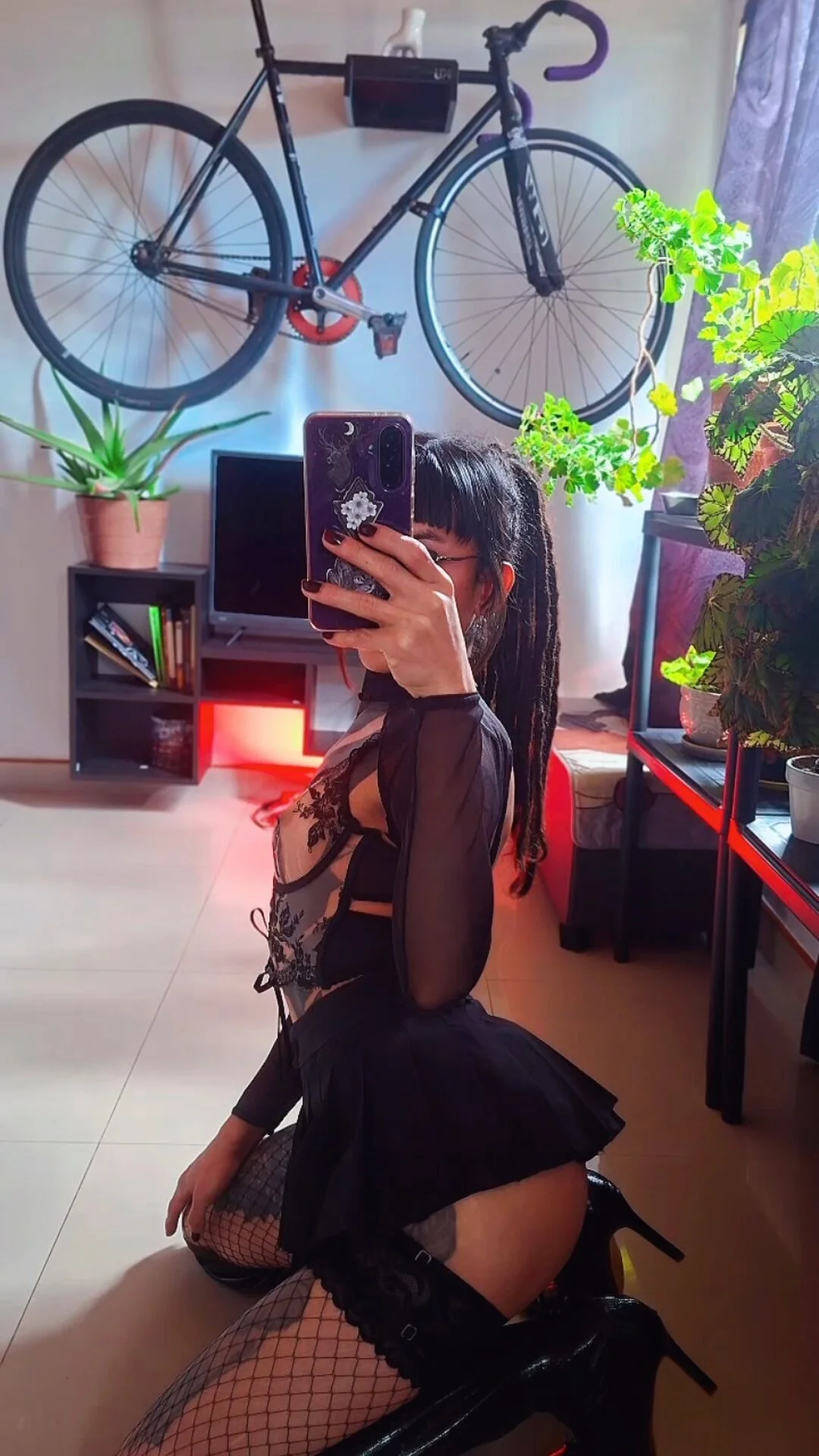 XXX Porn Photo of Nude Mia_Goth 5