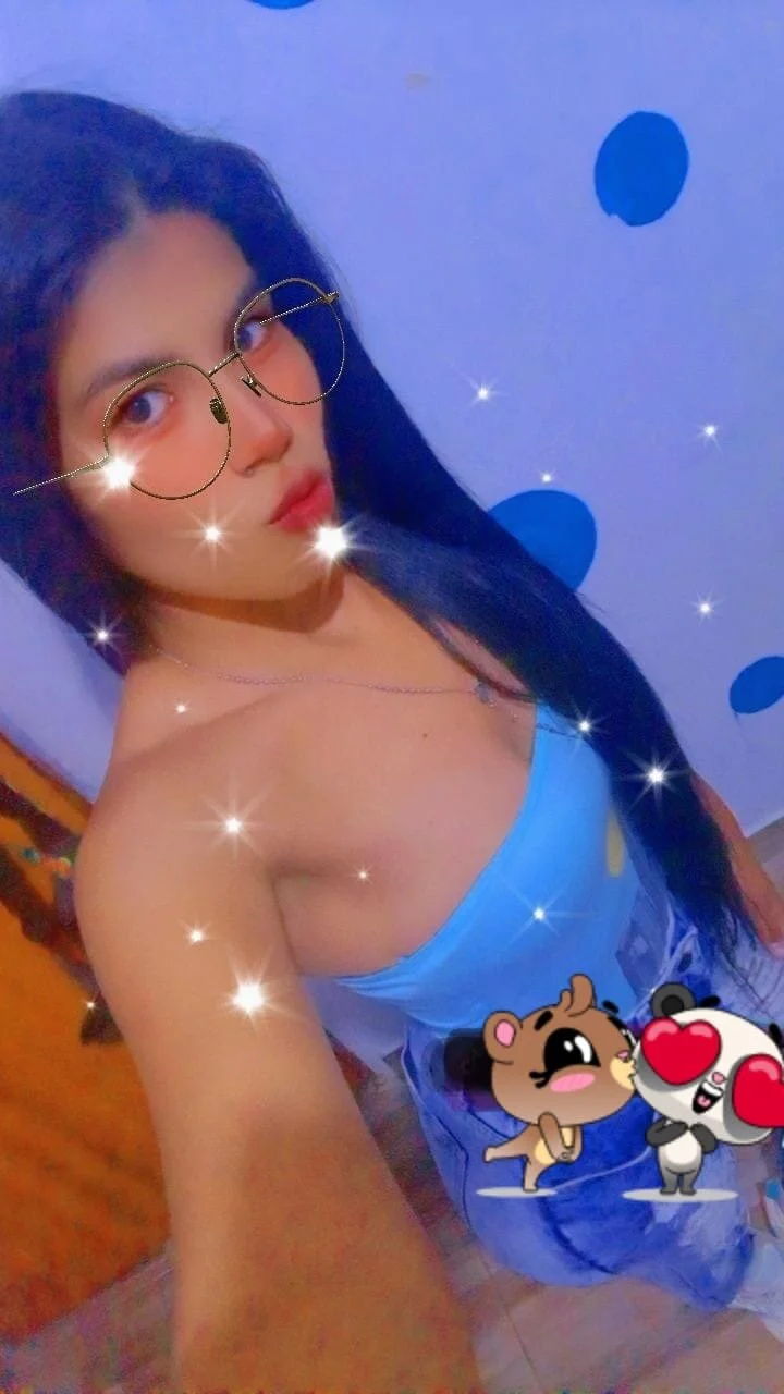 XXX Porn Photo of Nude SkinnyBlom_ 4