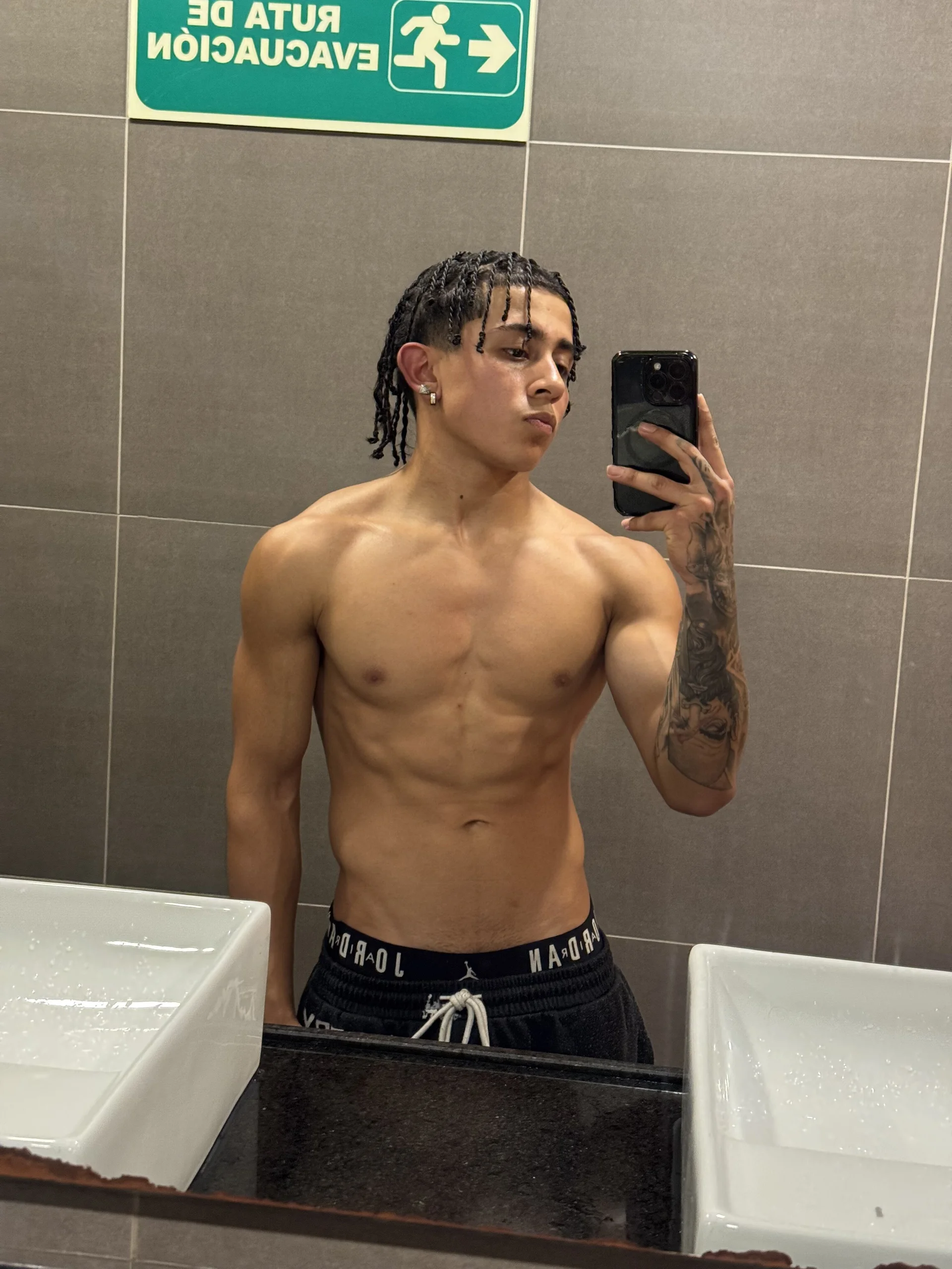 XXX Porn Photo of Nude Bradley_Strong 16