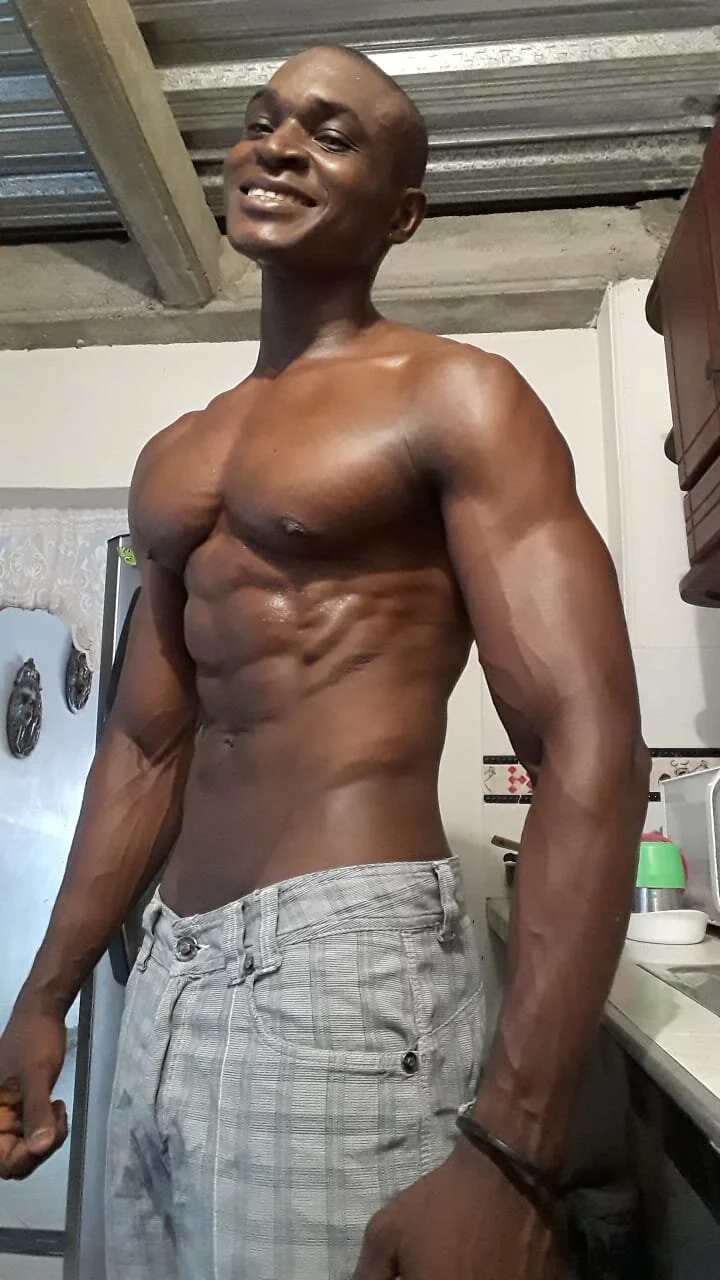 XXX Porn Photo of Nude Terrance_z 6