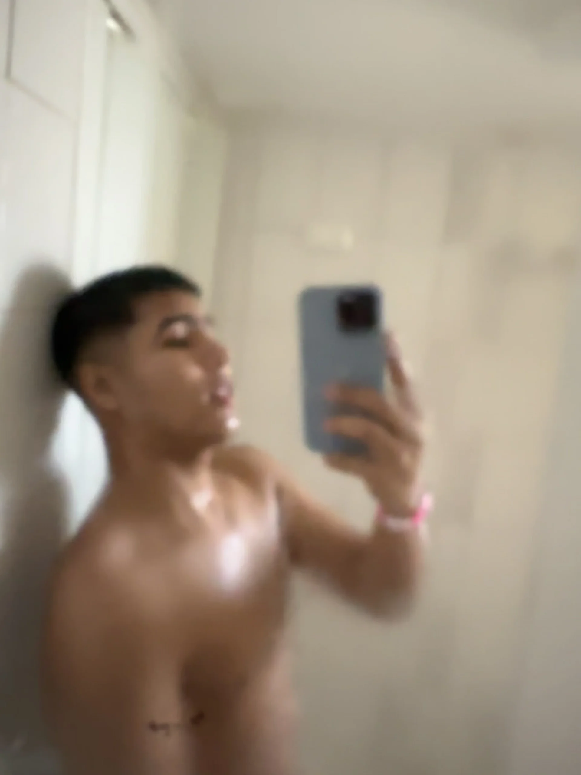 XXX Porn Photo of Nude Diegobaby-18 9