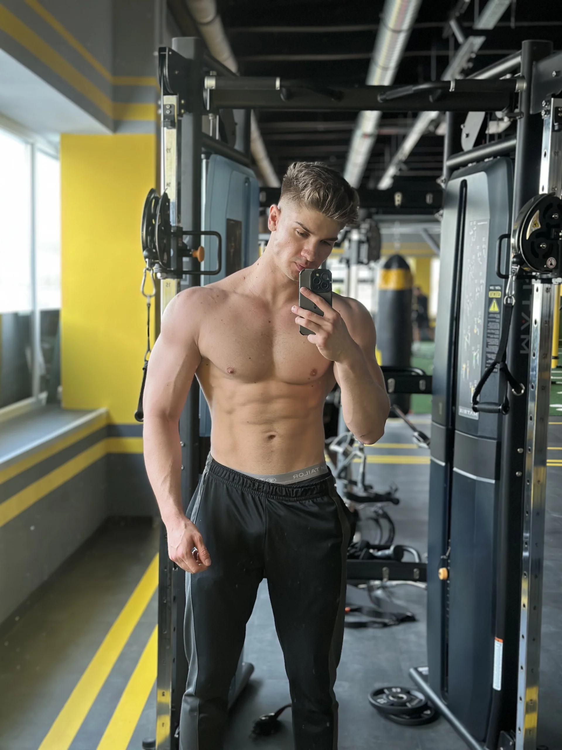 XXX Porn Photo of Nude MaxKaiden 18