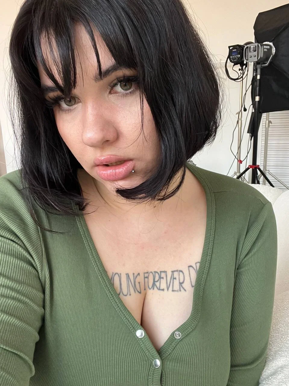 XXX Porn Photo of Nude Aworakam69 8
